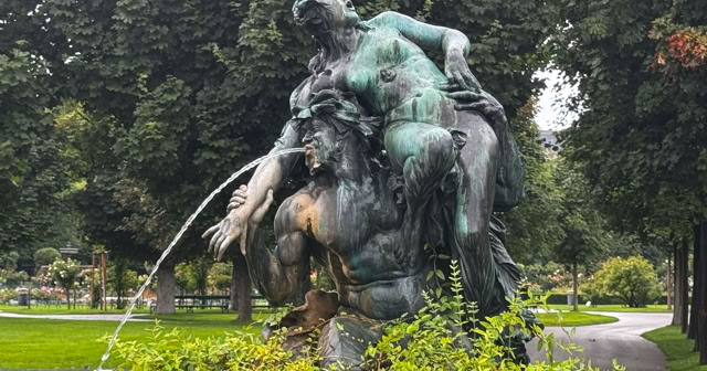 Viena. Austria 2025. Culture/Nature - Global Studies. Topic:portugues  urban landscaping, culture, mythology, poetry