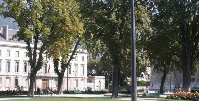 Grenoble. France 2005. Global Studies: Culture Nature. Photo A.A.Bispo©