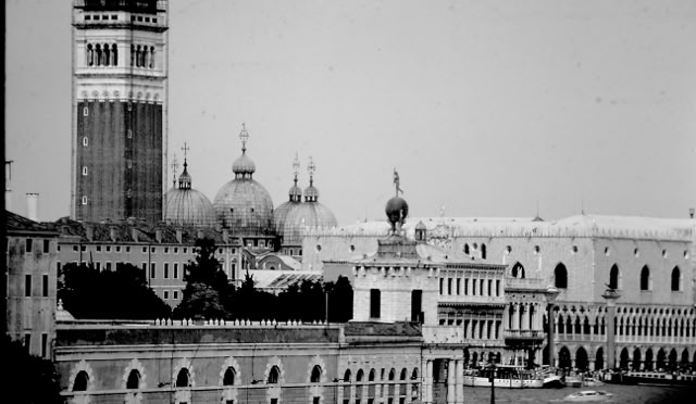 Venice. Italy 1996. Glonal Studies: Culture/Nature. Photo: A.A.Bispo©