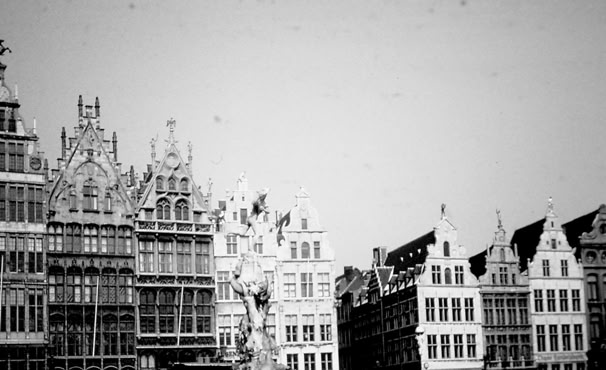 Brussels. Belgium 2001. Global Studies: Culture/Nature. Photo: A.A.Bispo©