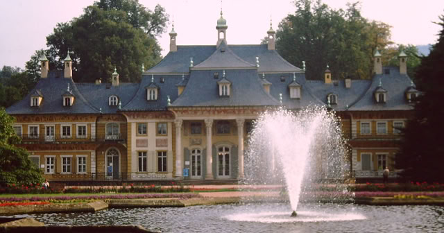 Pillniz Castle. Germany 1986 Global Studies: Culture/Nature Photo: A.A.Bispo©