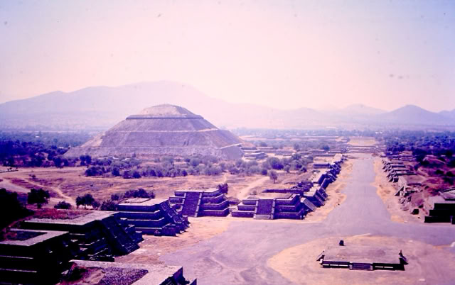 Teotihuacan. Mexico 1985. Global Studies: Culture/Nature. Photo: A.A.Bispo©