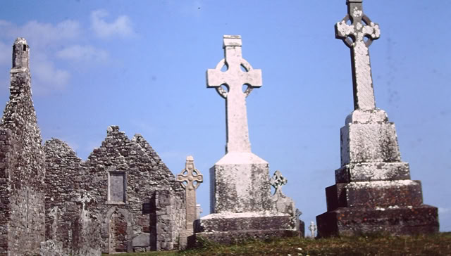 Clonmacnoise. Irland 1995. Global Studies: Culture/Nature. Photo A.A.Bispo©