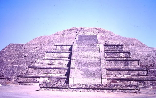 Teotihuacan. Mexico 1985. Global Studies: Culture/Nature. Photo: A.A.Bispo©