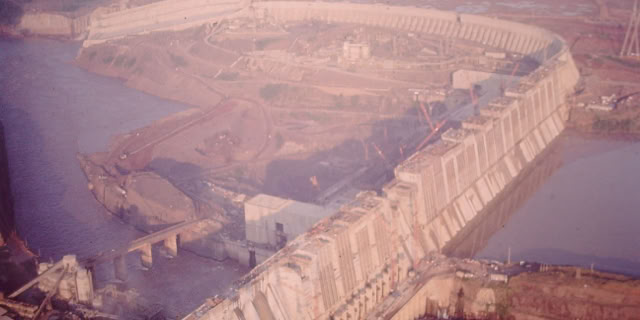 Itaipu barrage. Foz do Iguaçu. 1982. Global Studies: Culture/Nature. Photo: A.A.Bispo©