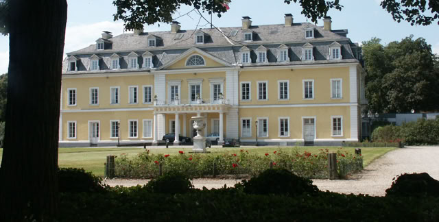 Neuwied Palace. Germany. 2002. Global Studies: Culture/Nature. Photo: A.A.Bispo©