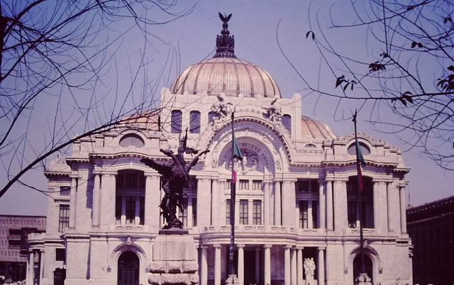 Mexico City 1985. Global Studies: Culture/Nature. Photo: A.A.Bispo©