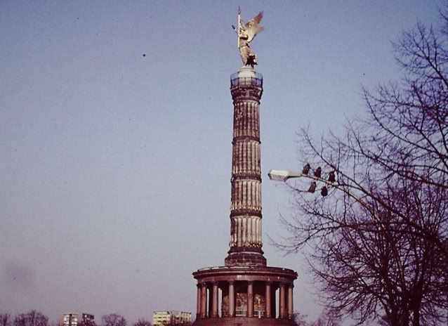 Berlin. Germany 1975. Global Studies: Culture/Nature. Photo A.A.Bispo©