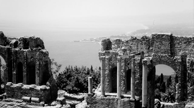 Taormina, Sicily. 1998. Global Studies: Culture/Nature. Photo: A.A.Bispo©