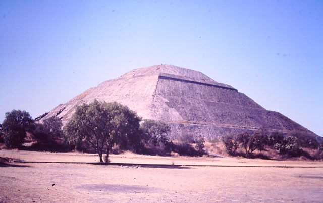 Teotihuacan. Mexico 1985. Global Studies: Culture/Nature. Photo: A.A.Bispo©