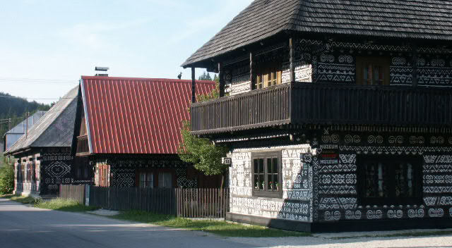 Čičmany. Slovakia. 2003. Global Studies: Culture/Nature. Photo: A.A.Bispo©